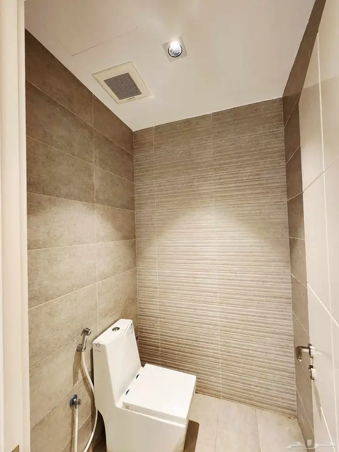 للايجار شقة في حي الزمرد بالقرب من طريق الملك سعود 2