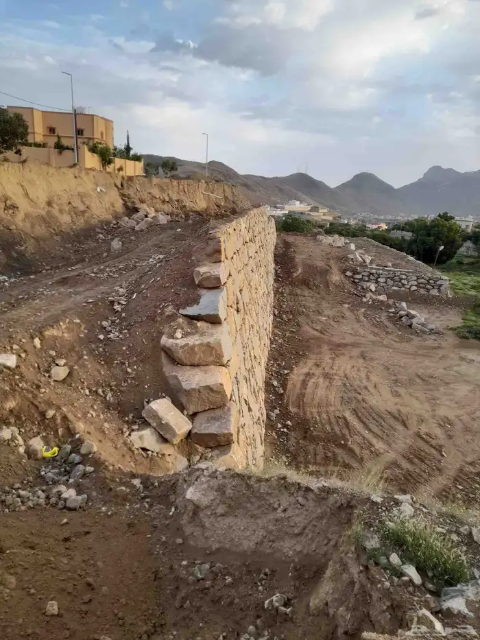 بناء وتكحيل الحجر 1