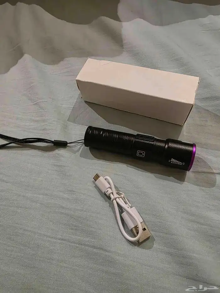 كشاف عقارب يو في 1