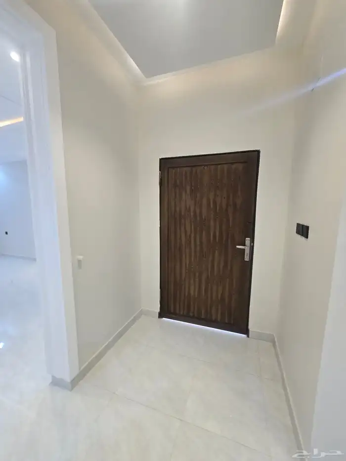 للبيع فيلا دورين وملحق 7 غرف نوم مكتمل الخدمات 10