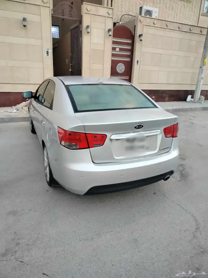 كيا -سيراتو موديل 2012 5