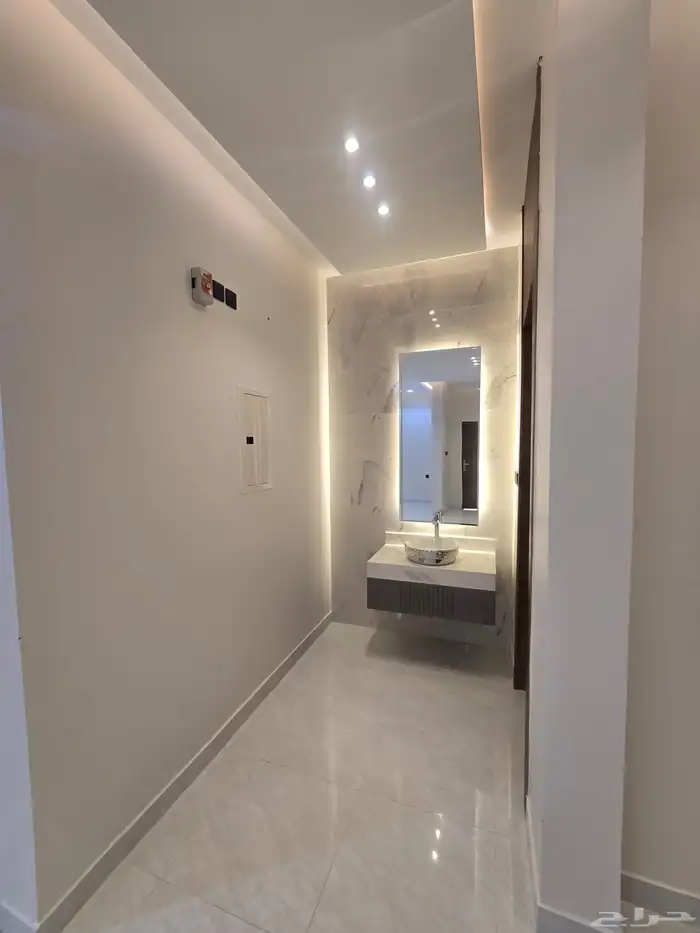 للبيع فيلا دورين وملحق 7 غرف نوم مكتمل الخدمات 12