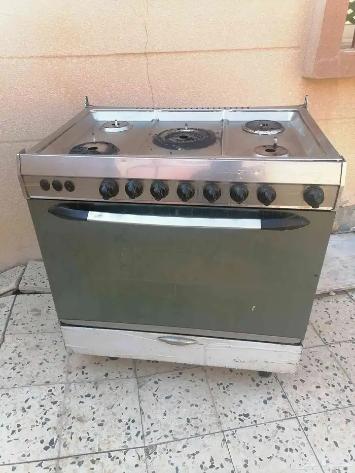 للبيع فرن وبراد ماء 0