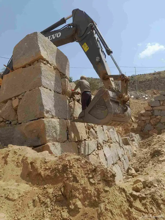 بناء وتكحيل الحجر 0