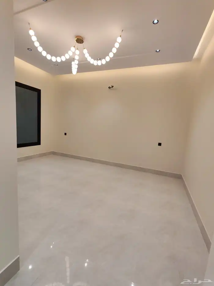 للبيع بأبها شقق ارضي مع بايكه سياره تشطيب vip 21