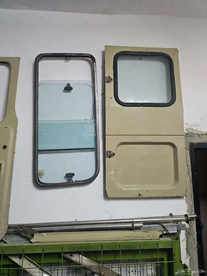 للبيع قطع غيار تويوتا لاند كروزر ربع 0