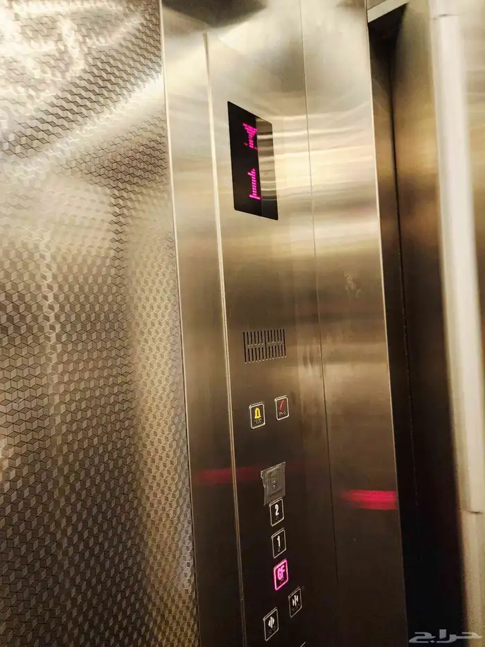 للايجار شقة في حي الزمرد بالقرب من طريق الملك سعود 9