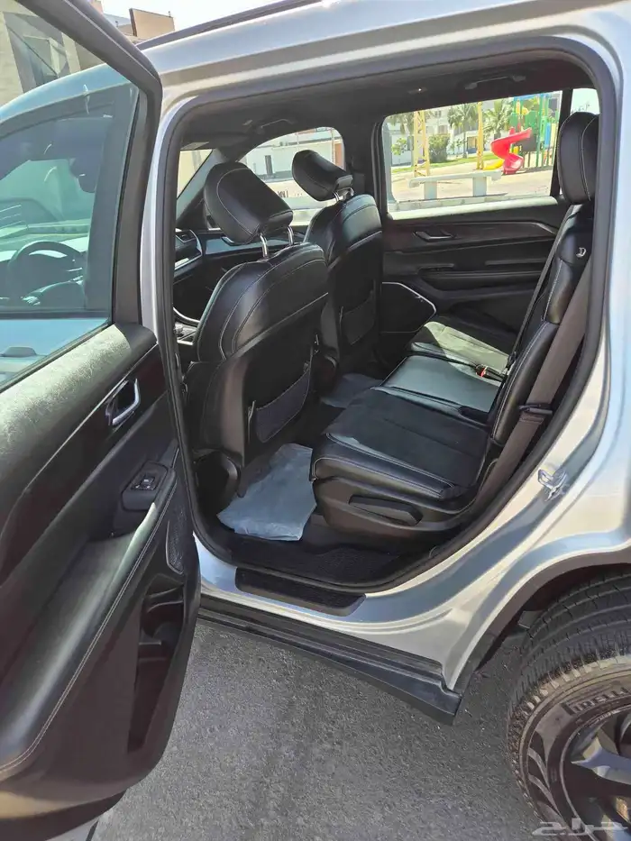 جراند شيروكي التيتيود 2022 15