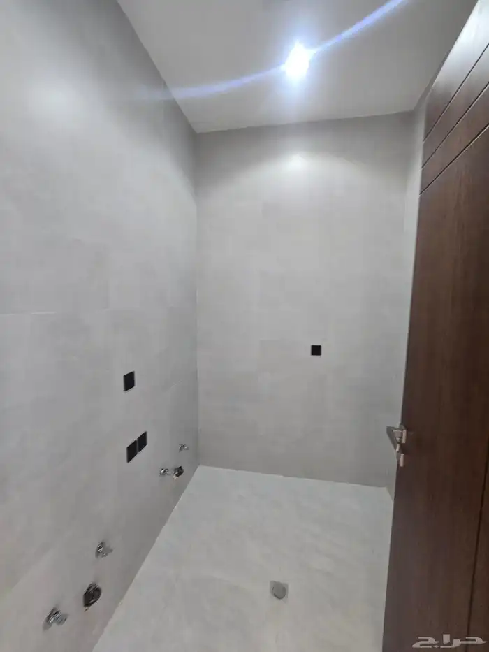 للبيع فيلا دورين وملحق 7 غرف نوم مكتمل الخدمات 28