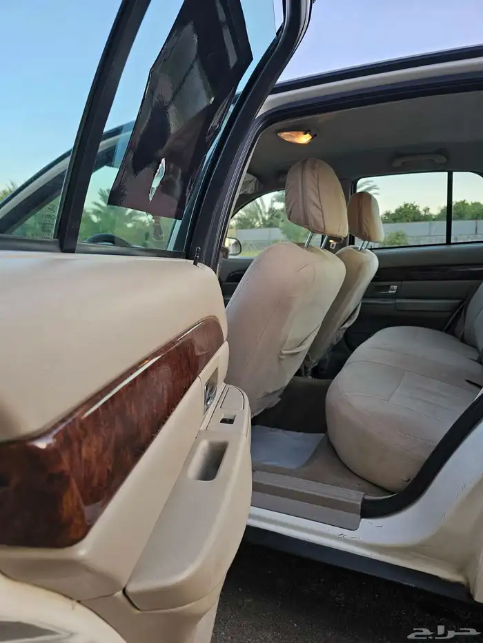 فورد ماركيز 2010 نظيف 3