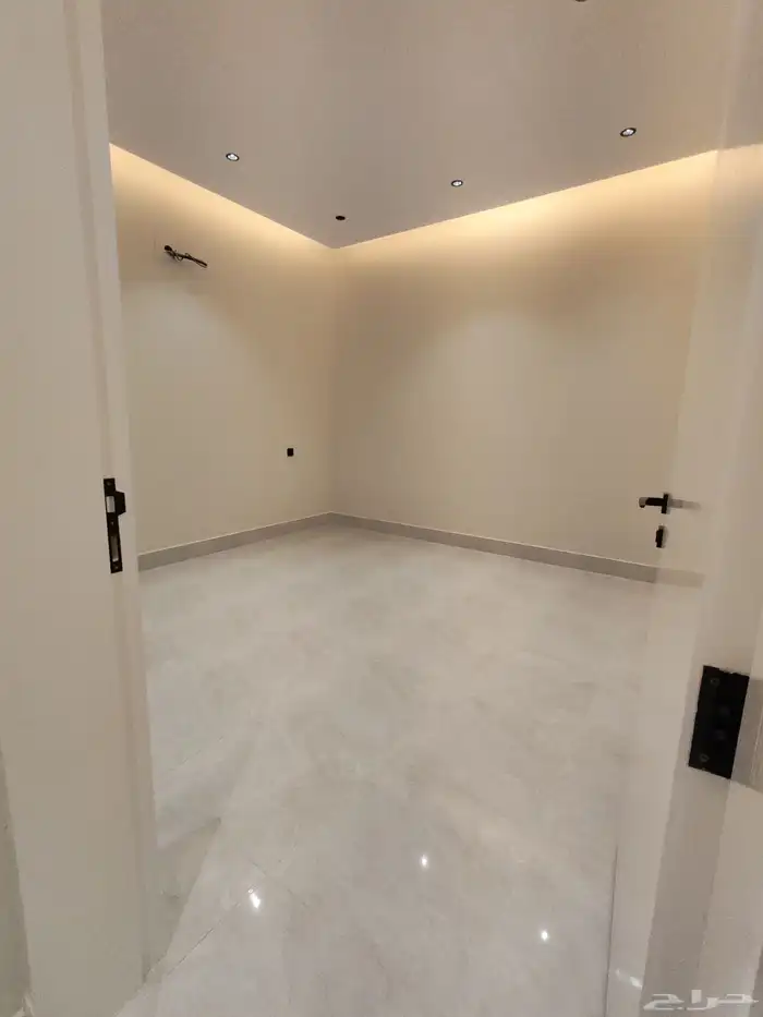 للبيع بأبها شقق ارضي مع بايكه سياره تشطيب vip 27