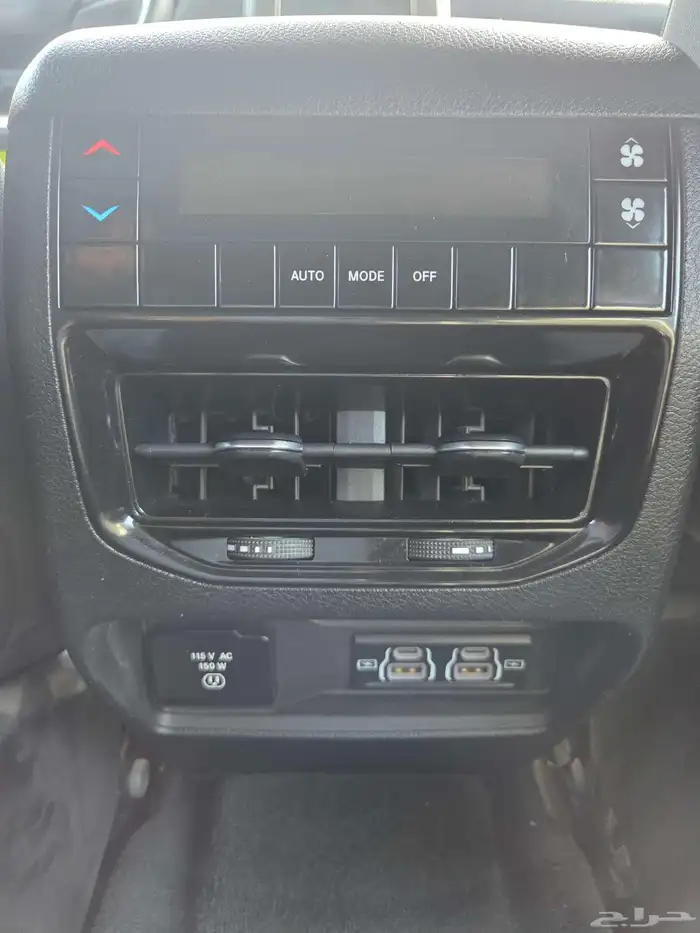 جراند شيروكي التيتيود 2022 23