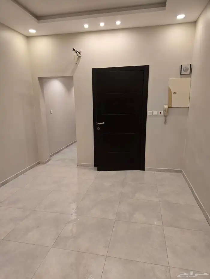 شقة عائلية 3 غرف للإيجار السنوي 10