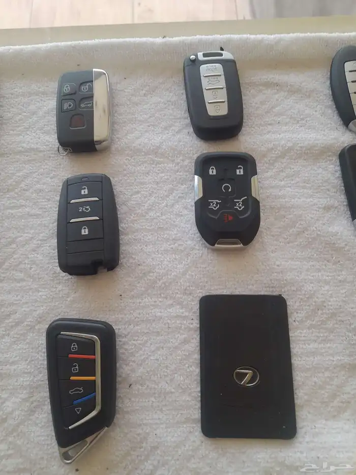 نسخ وبرمجة المفاتيح البصمة والعادي فتح شقق وخزنات تصليح ريمو 7