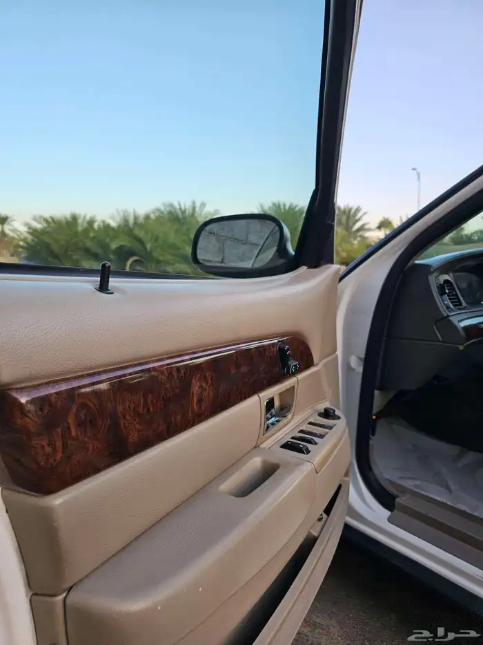 فورد ماركيز 2010 نظيف 4