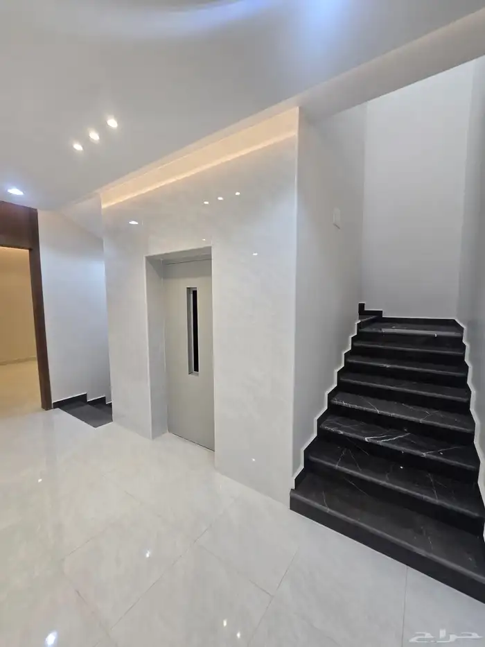 للبيع فيلا دورين وملحق 7 غرف نوم مكتمل الخدمات 26