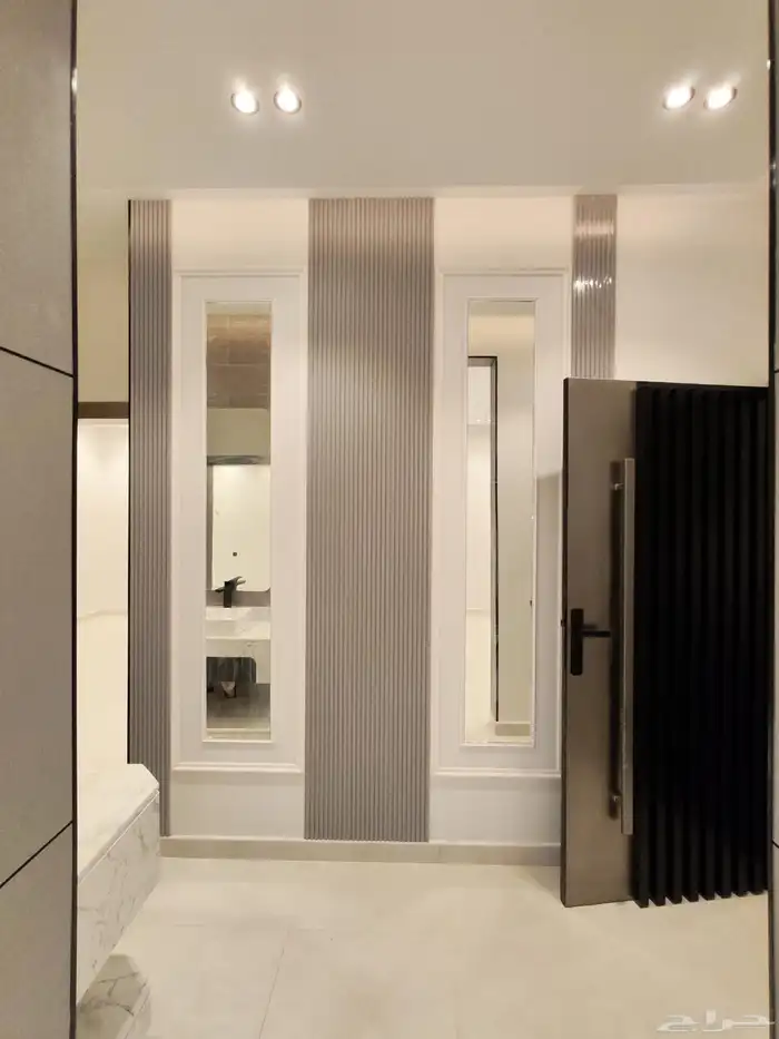 للبيع بحي الموسي شقق علويه بسطح خاص بسعر 550 الف وسط الخدمات 5