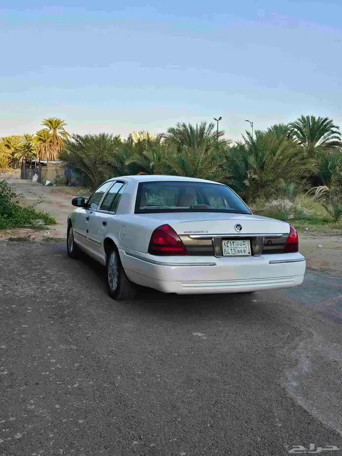 فورد ماركيز 2010 نظيف 1