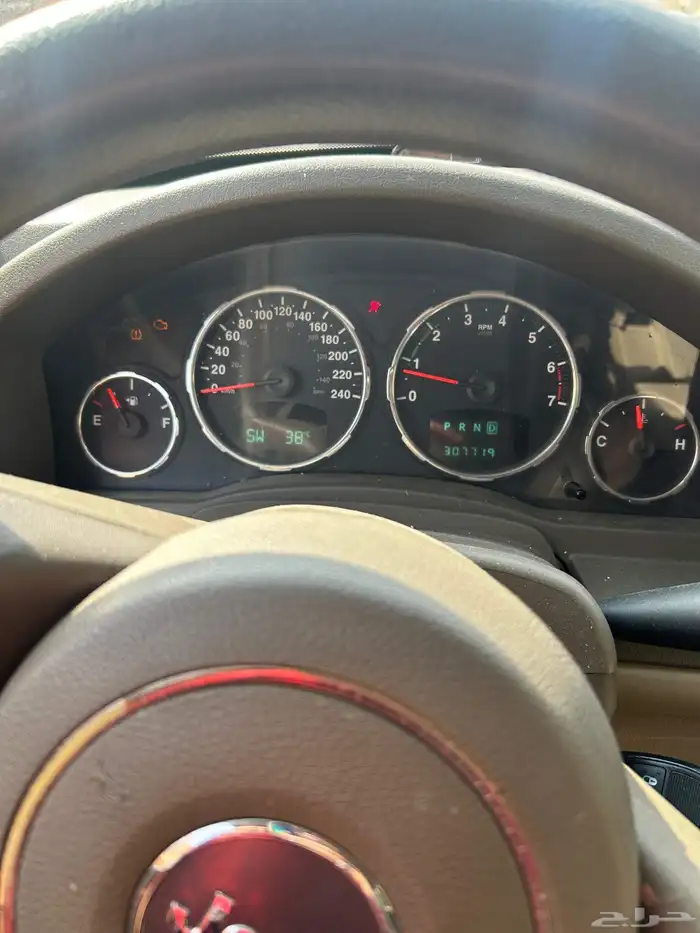 model 2012 jeeb cherokee milage 307719 watspp only 7