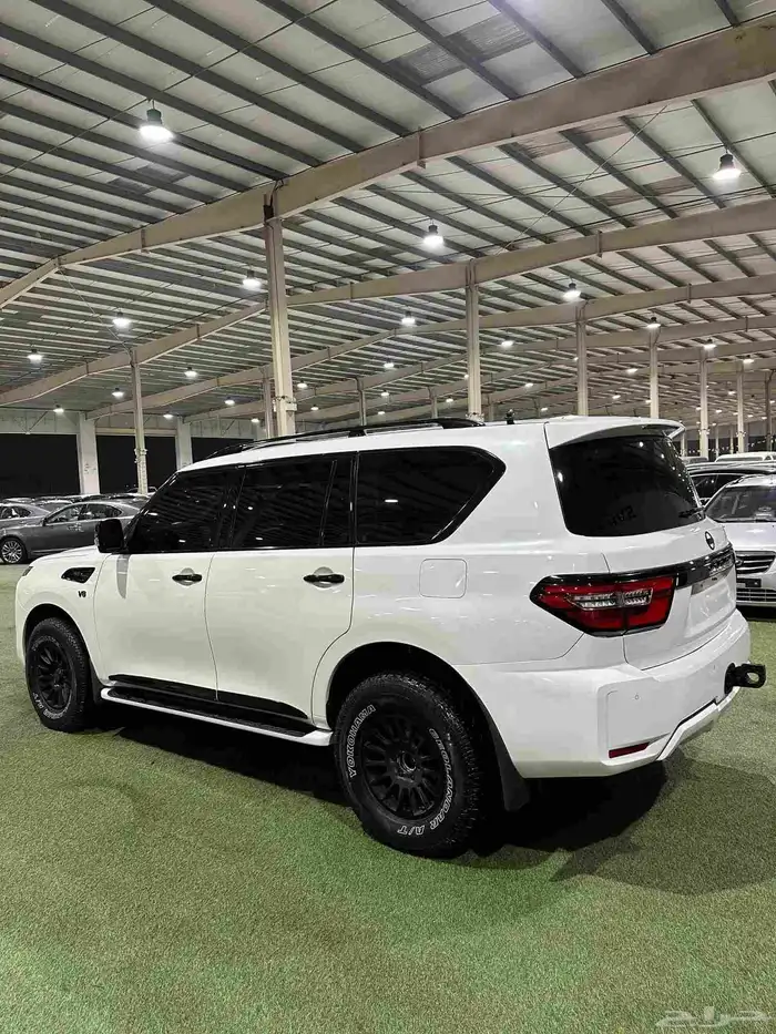 نيسان باترول مع هويه اماراتيه 0