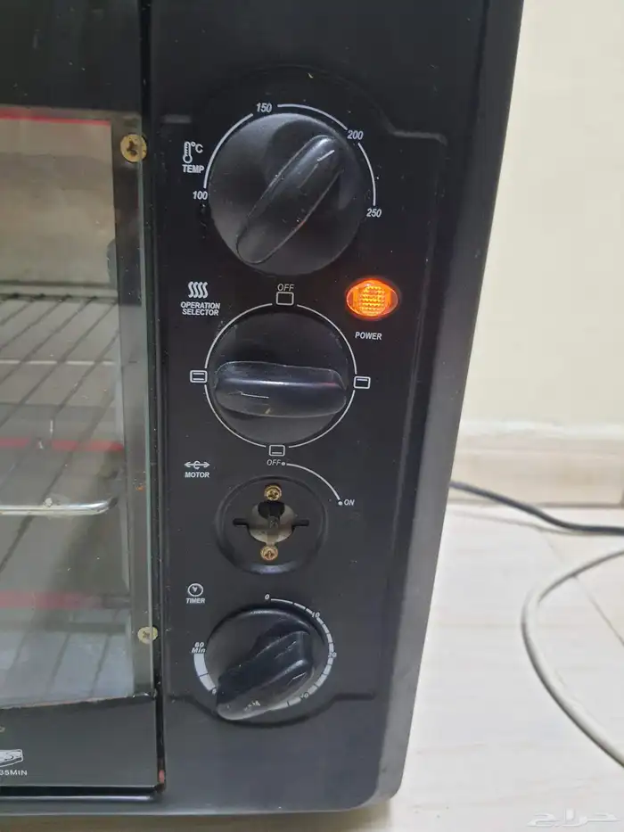 برادة بحاله ممتازة وقلايه هوائيه وفرن ومكرويف 12