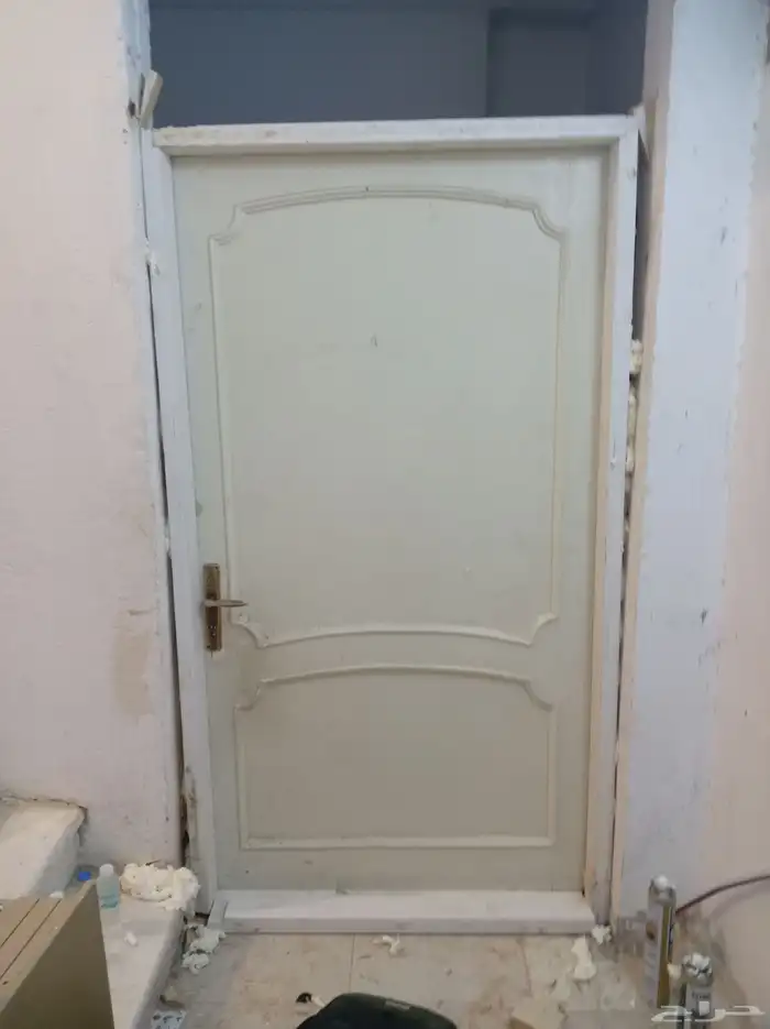 معنا ابواب خشب مستخدمه وابواب حديد وابواب المنيوم جديد للبيع 8