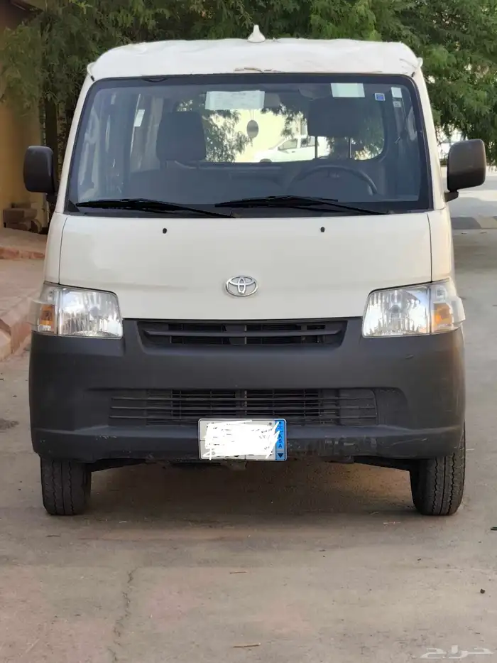 تويوتا باص بضاعة موديل 2024 10