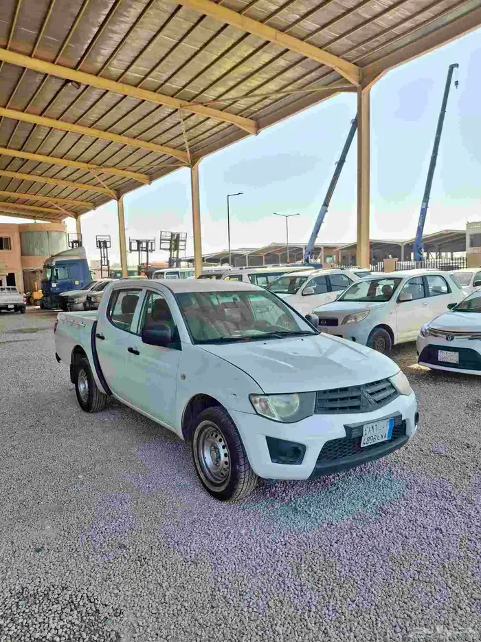 ونيت مستبيشي بنزين مديل 2013 2