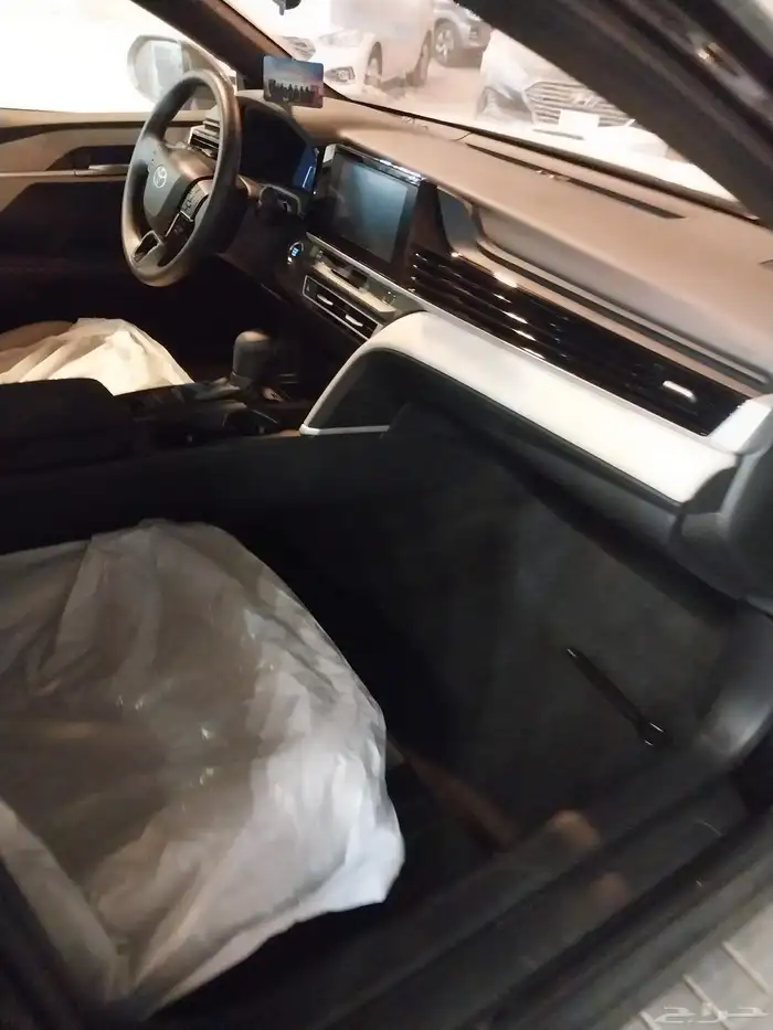 للبيع تويوتا كامري موديل 2025 E 6