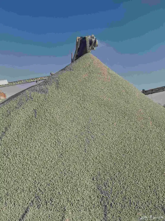 بحص ابيض ورمل احمر وبطحا وصبيز واسفلت 3