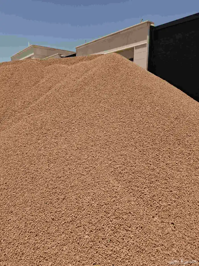 بحص ابيض ورمل احمر وبطحا وصبيز واسفلت 8