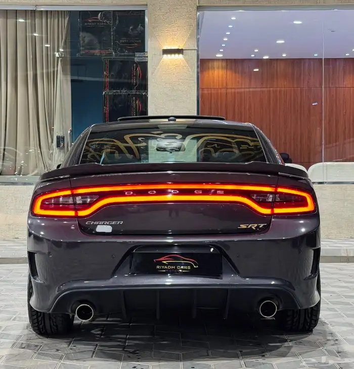 دودج تشارجر 2016 V6 مرهم (بحالة ممتازة) 3