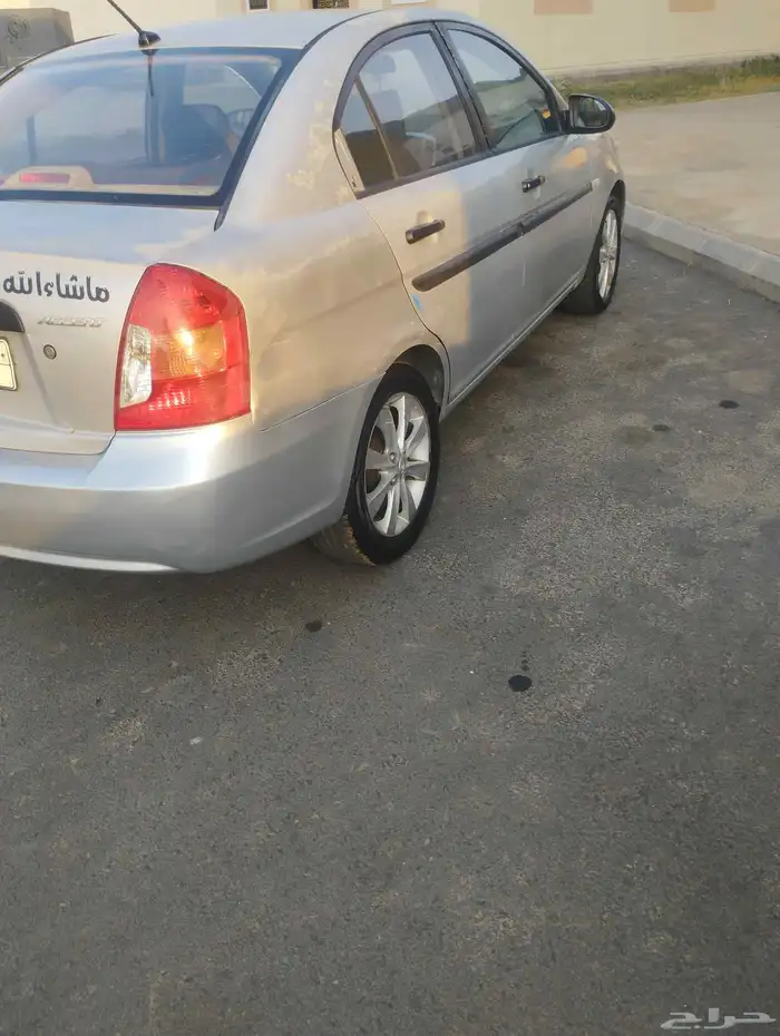 اكسنت موديل 2009 قير عادي مافيها شي غير الكبود مغير فقط 4