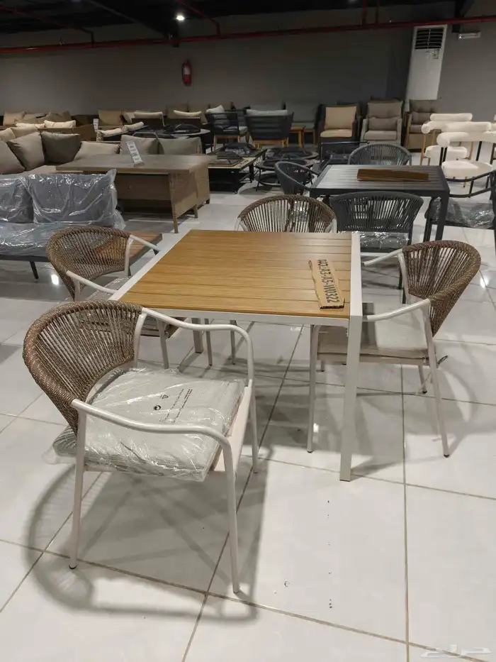 طاولات وكراسي للكافي والمطاعم والمقاهي داخلية وخارجية 4