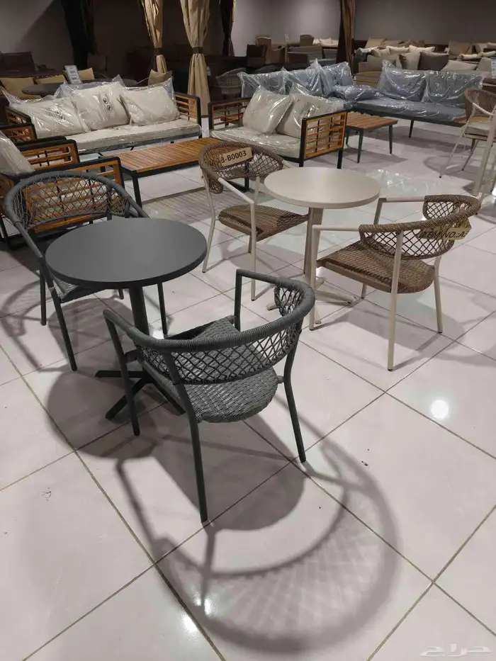طاولات وكراسي للكافي والمطاعم والمقاهي داخلية وخارجية 5