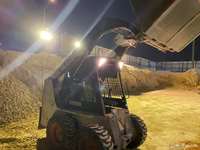 بوبكات الايجار شيول صغير 0