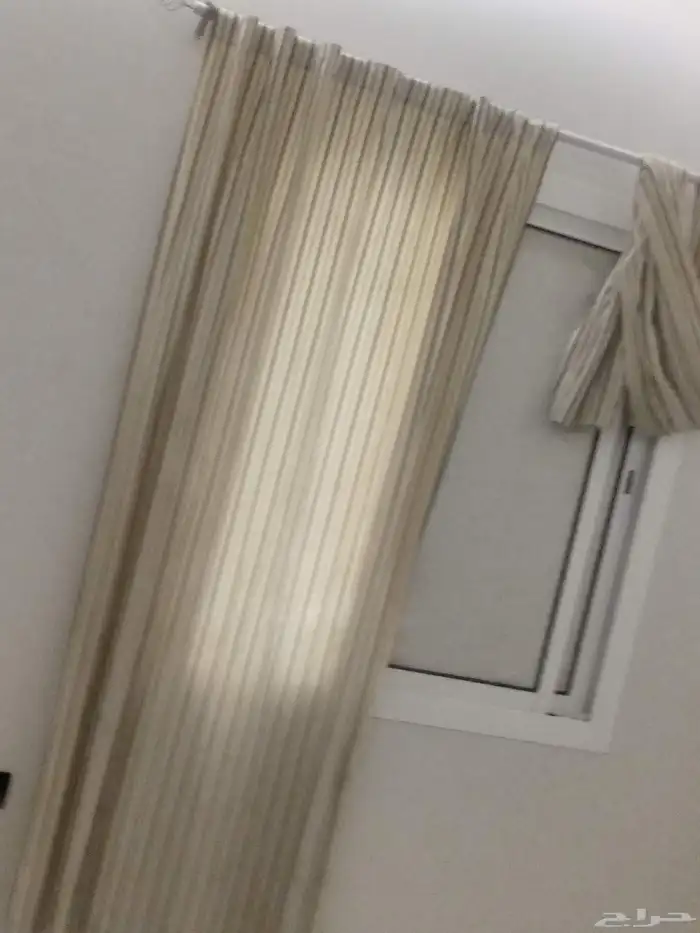 سرير مع مرتبة وكومدنتين حي الواحه 1