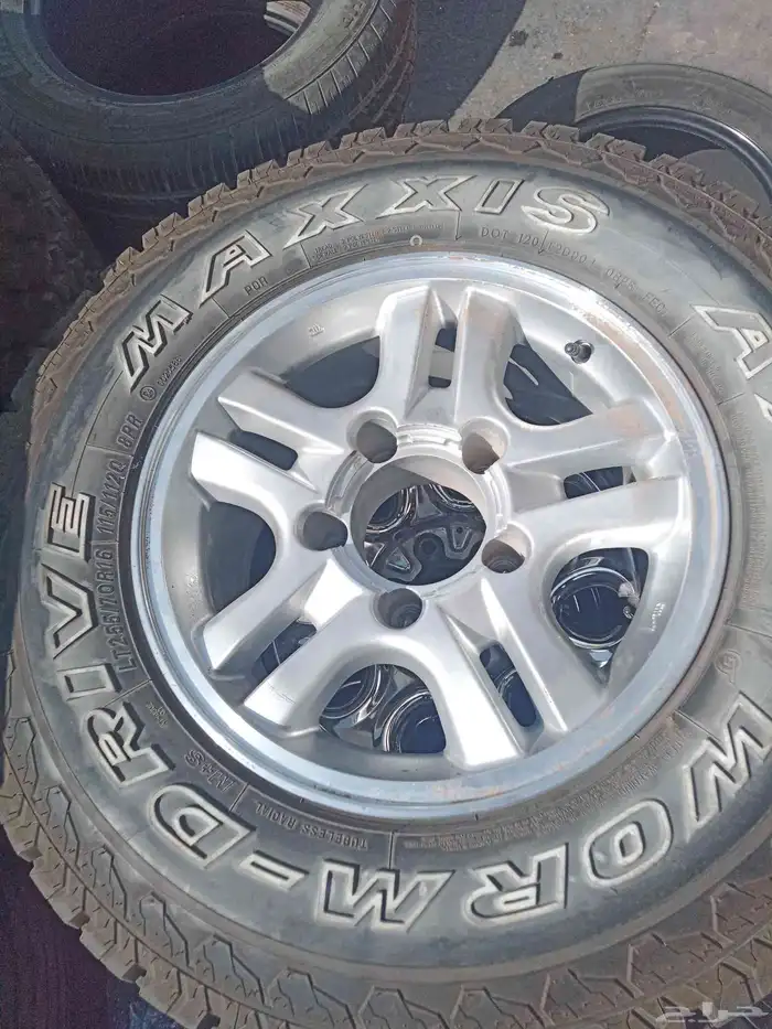 جنوط لكزز مبرز صيني وكفرات 0