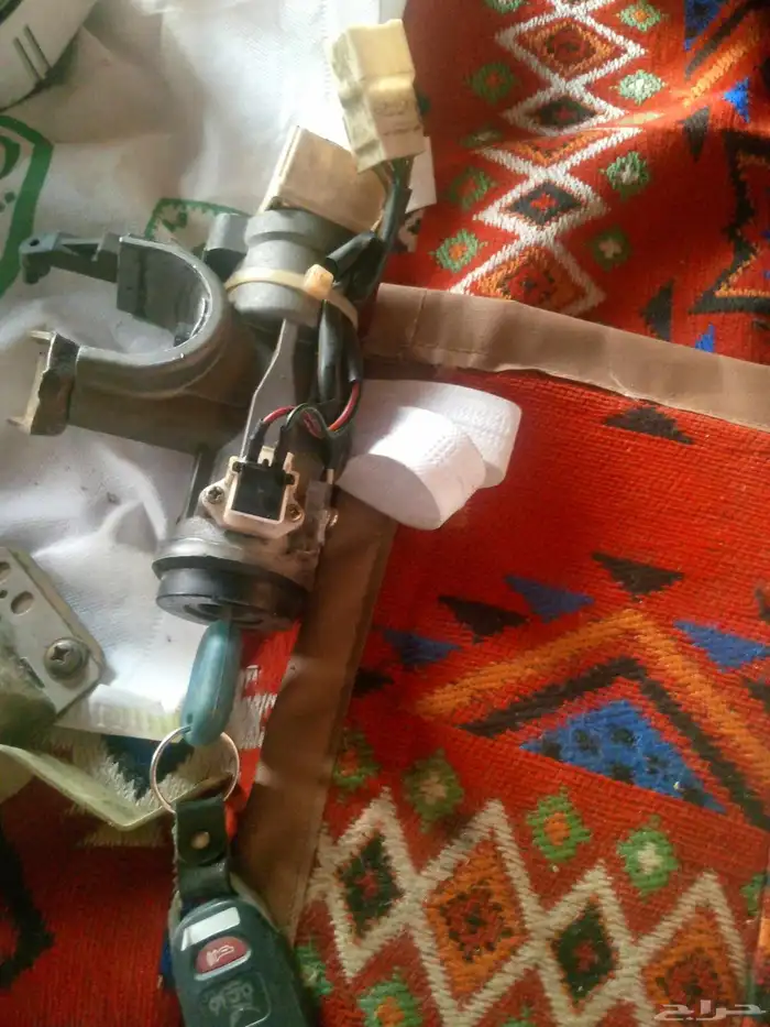 كمبيوتر مع الدقمه والمفتاح كامل لكيا كارنزا موديل 2004 للبيع 1