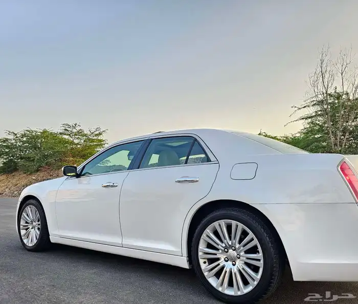 كرايزلر C300 موديل 2014 فل كامل 6 سلندر 13
