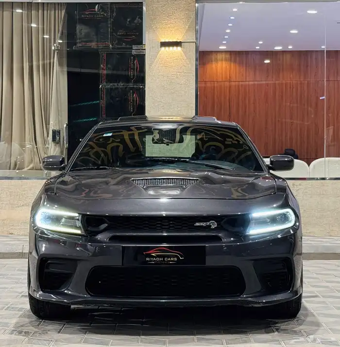 دودج تشارجر 2016 V6 مرهم (بحالة ممتازة) 2