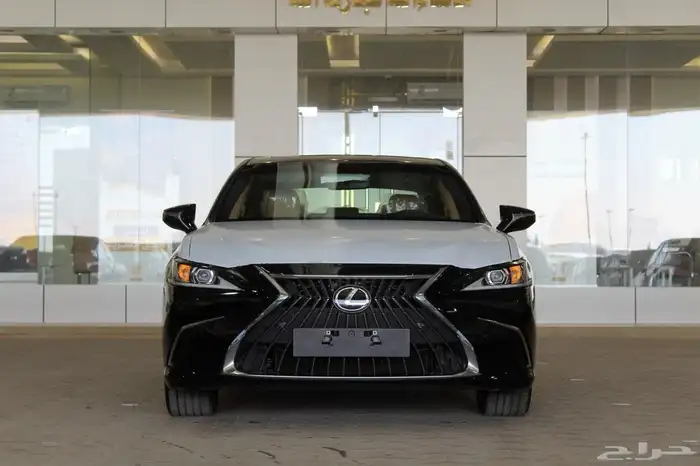 لكزس - ES300 Bh هايبرد - 2025 - نص فل - خليجي 8