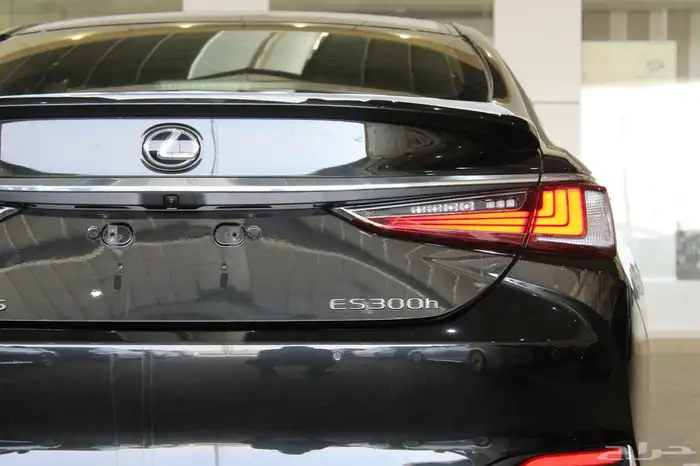 لكزس - ES300 Bh هايبرد - 2025 - نص فل - خليجي 11