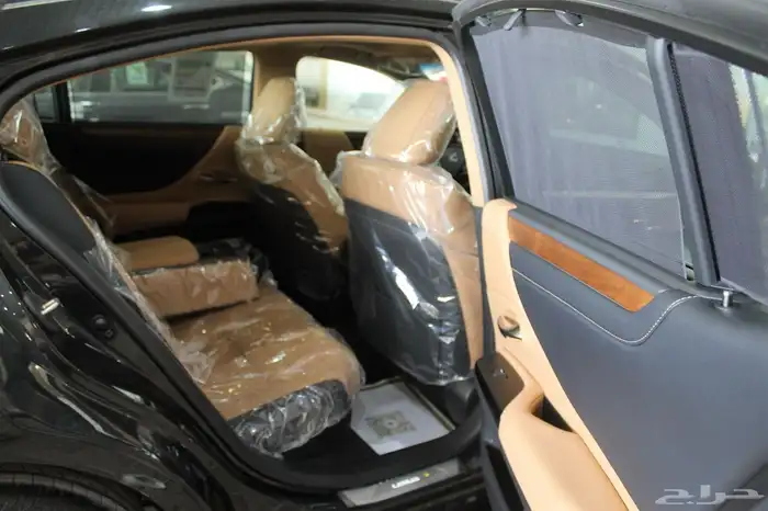 لكزس - ES300 Bh هايبرد - 2025 - نص فل - خليجي 24