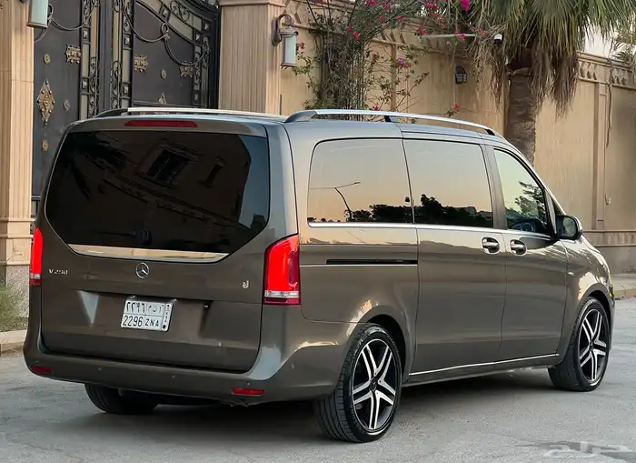 مرسيدس V250 2016 (بحالة ممتازة) 8