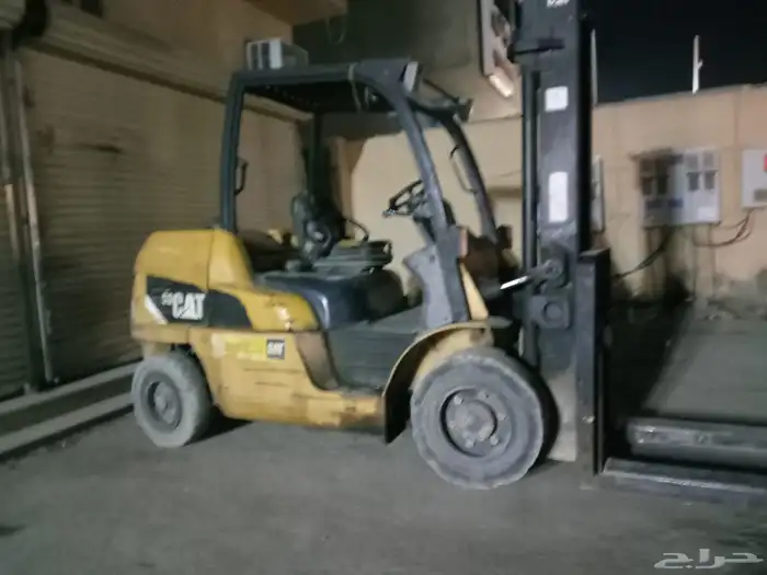 تاجير رافعات شوكيه فوركلفت 1