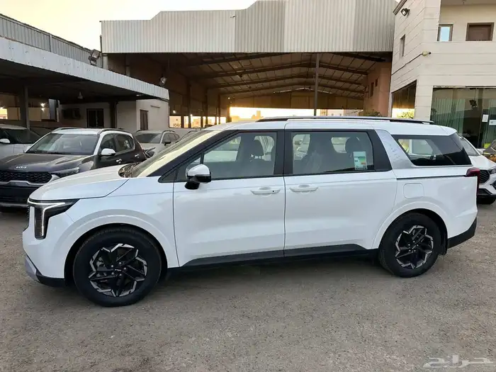 كيا كرنفال 2025 GL الاهليه 3