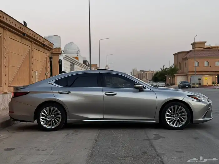 لكزس 2022 ES350 فل كامل 3