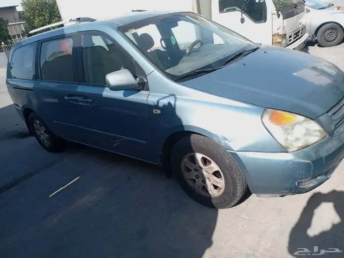 للبيع سيارة كيا كرنفال 3