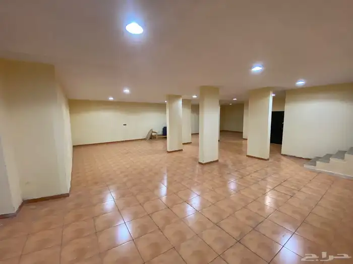 بدروم مستودع و يوجدفيه غرفة مؤثثة 4